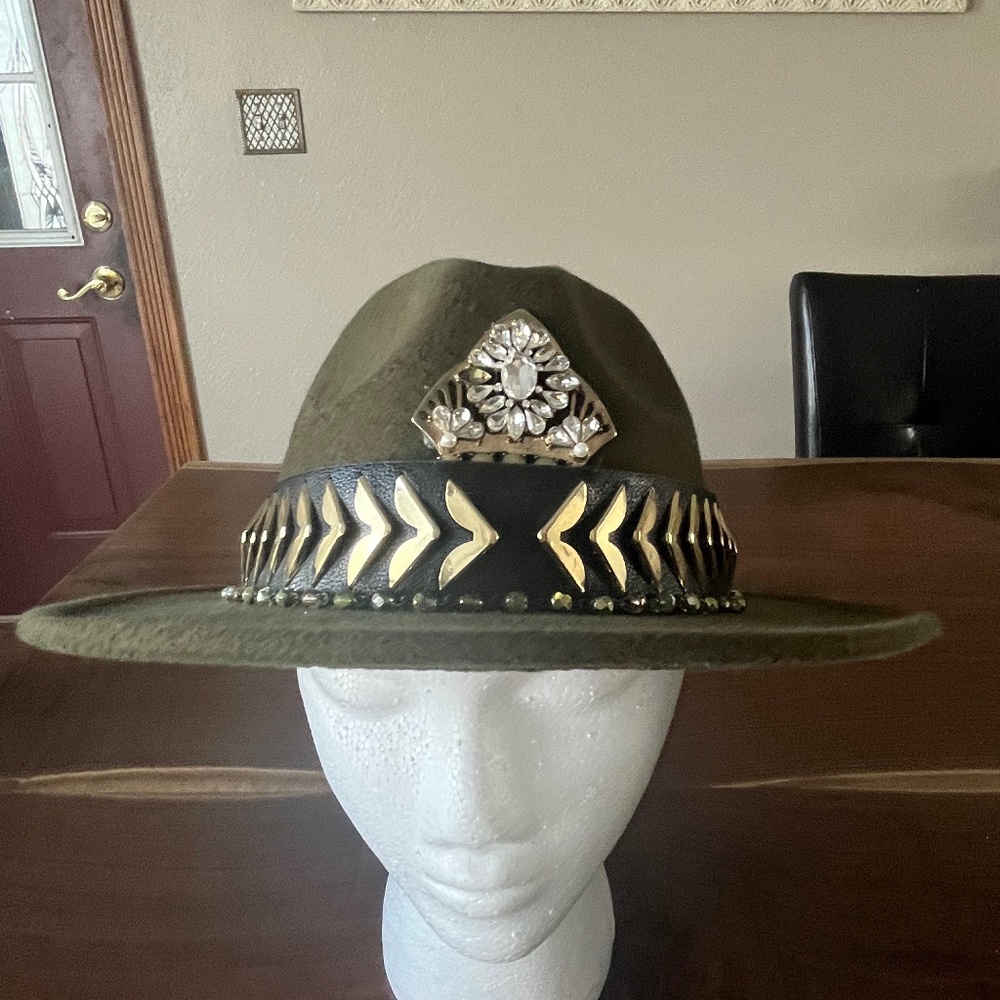 Woman’s hat
